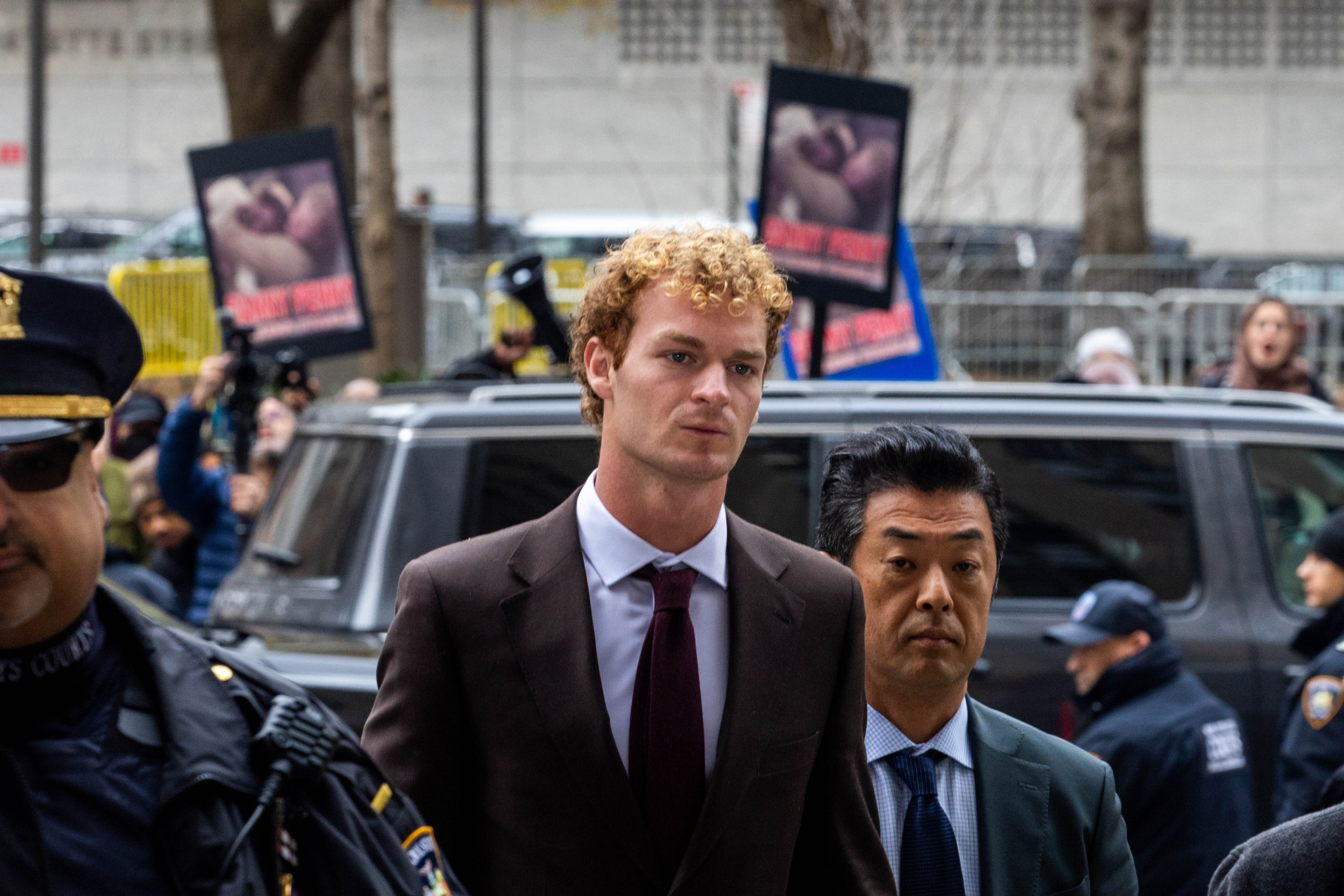 Daniel Penny is seen arriving to the Manhattan Criminal Court building on 12/9. (Getty Images)